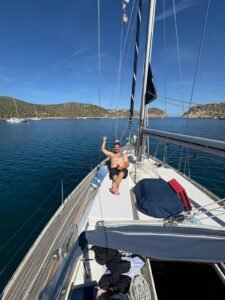 Foto descansando en la proa